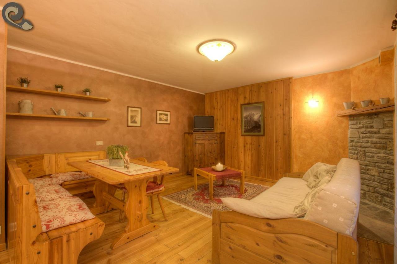 Appartamenti Lo Scoiattolo - Noce E Nocciola Pré-Saint-Didier Buitenkant foto